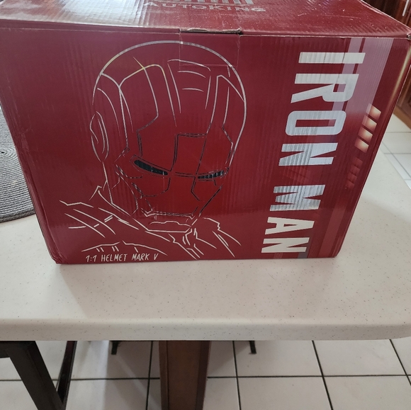 Iron Man Helmet - Picture 4 of 4